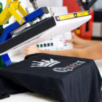 T-Shirt wird mit Flexfolie bedruckt